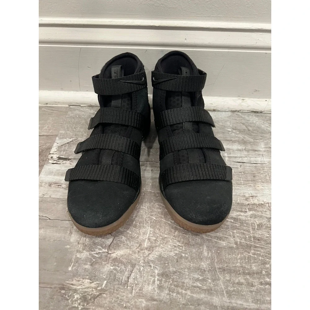 Nike LeBron Soldier 11 (PS) Sneakers Youth 3Y Black Gum Lightweight Hook & Loop